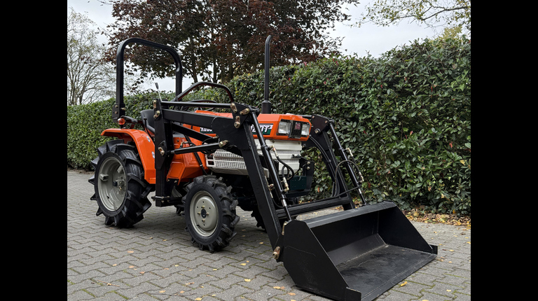Winterangebot Kubota B1502DT mit Frontlader ab 125 € pro Monat.